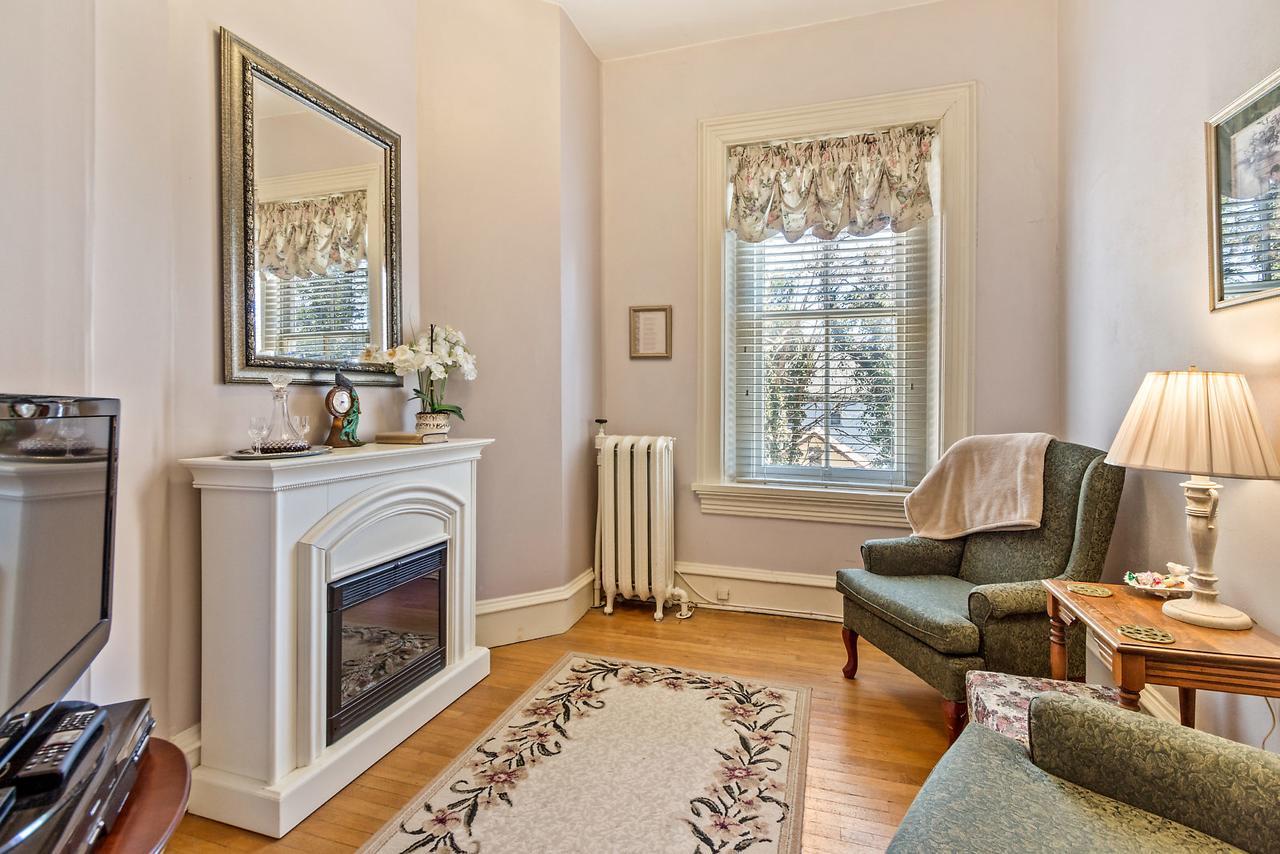 Lovelace Manor Bed And Breakfast Lancaster Dış mekan fotoğraf