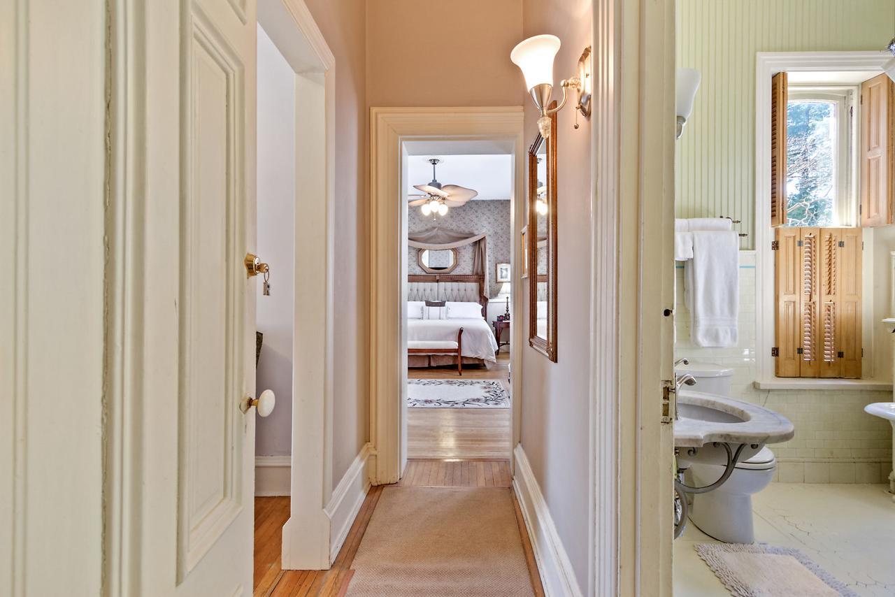 Lovelace Manor Bed And Breakfast Lancaster Dış mekan fotoğraf